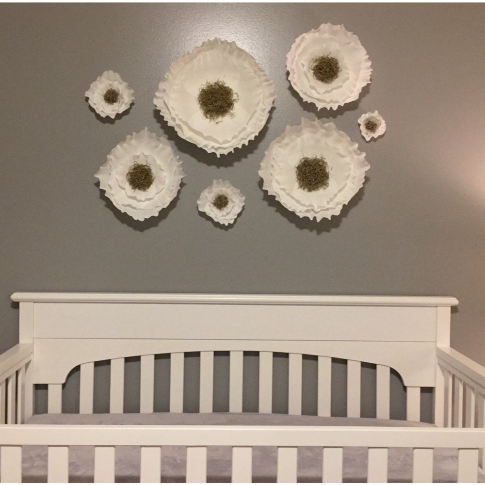 Decorative flowers for nursery or bedroom